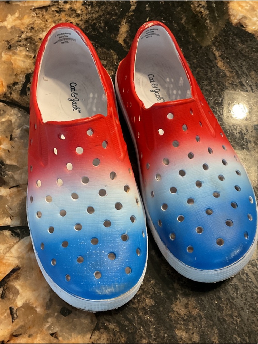 Cat & Jack Red-to-Blue Slip-On Vent Kids Sandals